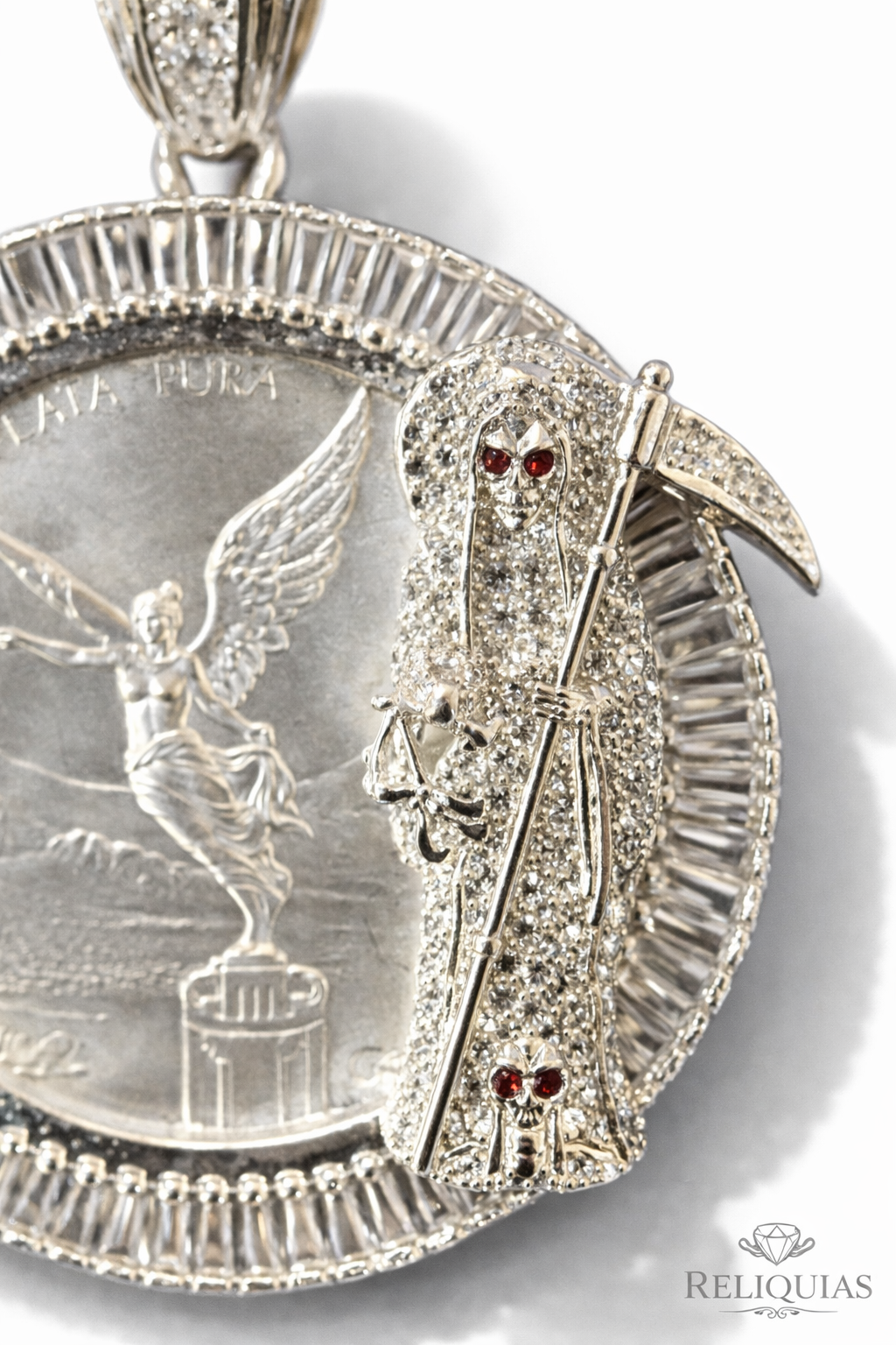 Dije Onza Libertad Plata .999 con Bisel Santa Muerte