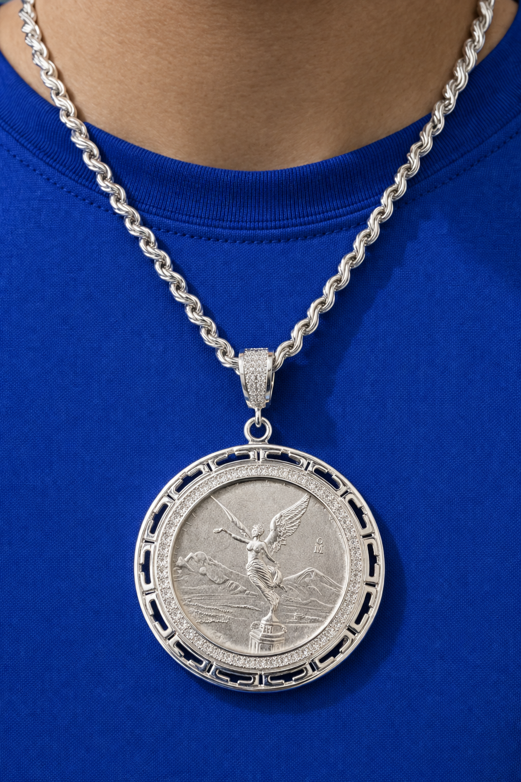 Dije Onza Libertad Plata .999 con Bisel Calado